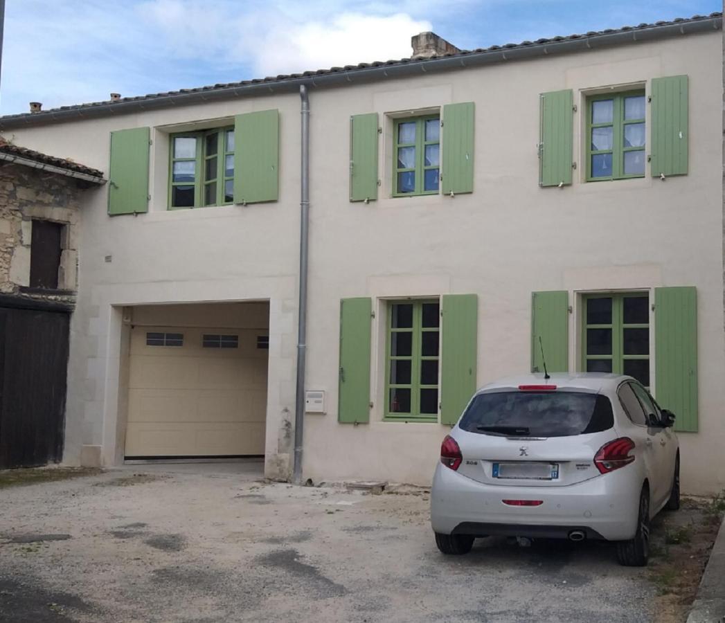 Suite De Charme Dans Une Maison Charentaise Cozes Luaran gambar